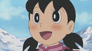 Pria gemuk biru membangun resor ski halaman mini khusus untuk Nobita dan Shizuka