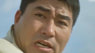 The rebellious U-Indam will go out of control when hit by the lighthouse's light. Ultra Seven