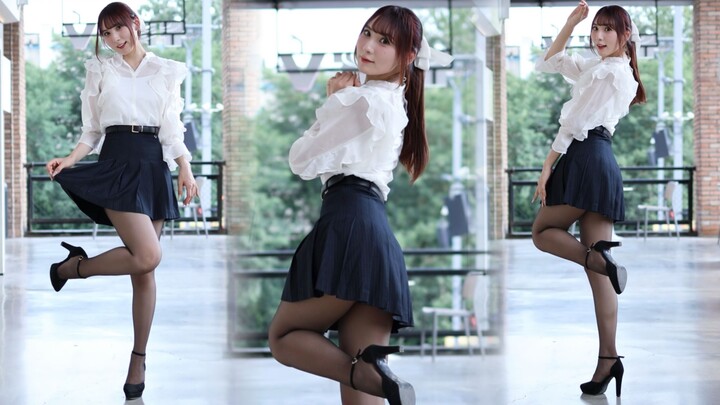 It kept dazzling my eyes over and over again.