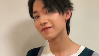 [Promosi Raya Sato/Kamen Rider Geats] Sedikit perm dan belahan samping sudah sempurna...tunggu dulu,