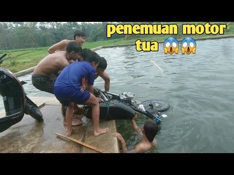 EVAKUASI MOTOR TUA MASUK SUNGAI ||BEHIND THE SCANE  orang gila ngamuk part #4 ,vidio lucu