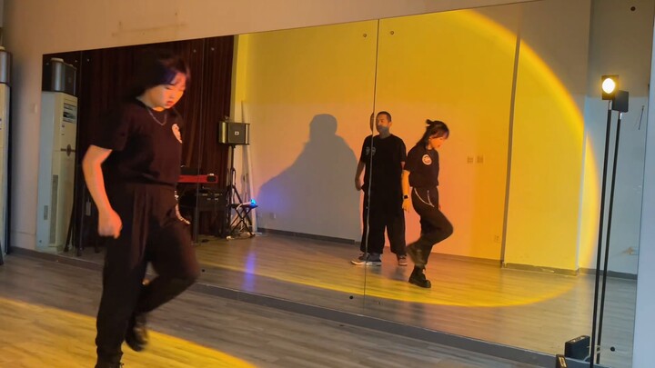 [Sisters and Brothers Attack] The fastest dance cover of Lee Hyuk Jae's solo 'be' full song EUNHYUK 