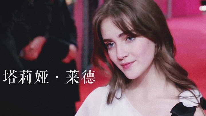 【تاليا رايدر | Talia Ryder】 حورية تنزل من السماء: فتاة جميلة ورقيقة من جيل ما بعد الألفية ● ظهور مبه