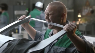 คนสร้างรถกลับกลายเป็นมนุษย์กลายพันธุ์? เปิดเผยภาพหายากของการเชื่องรถยนต์ในยุคแรกของมนุษย์