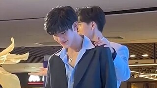 one of their fans did this look at tinn (Gimini)'s reaction