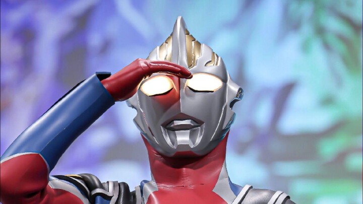 The Heisei Ultraman's form changes are incredibly smooth, and Tiga is even smoother!