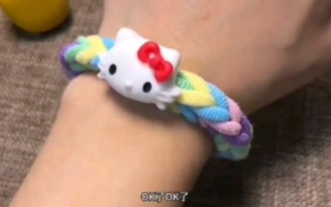 ผ้าขัดตัวก็โผล่ออกมาแล้ว