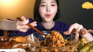 Bào ngư và bạch tuột xào, trứng cá chuồn, tàu hủ, kim chi 5 #amthuc