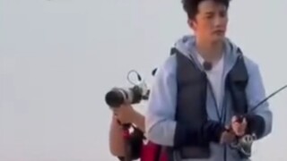 Ding Yuxi, Yu Shuxin, Yang Shize, and Zhu Xudan went out fishing and it was so funny. Netizens comme