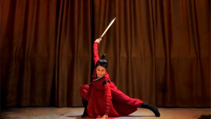 Dance segment of One Flower and One Sword (with demonstration on the back)