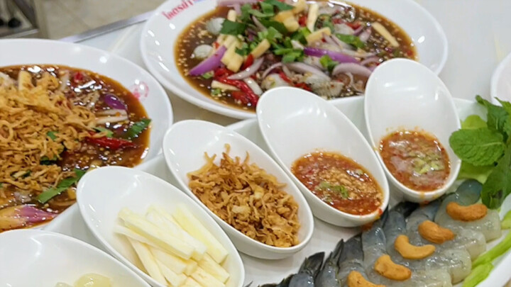 Masakan Thailand: Aneka Salad Thai yang Unik dan Aneh, Apa Saja Bisa Dibuat Salad!