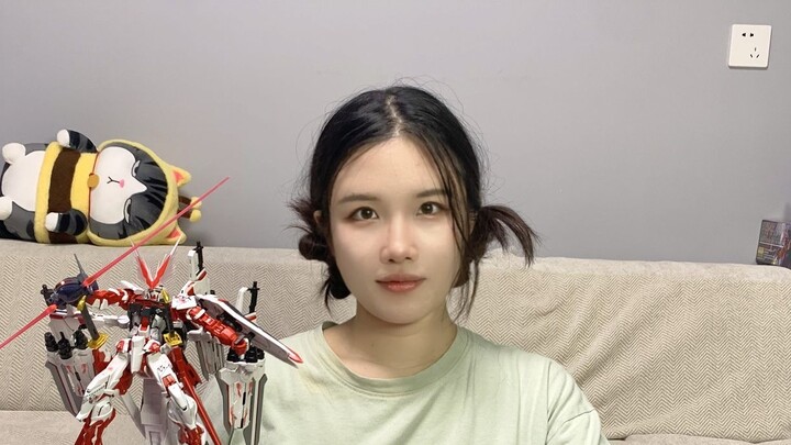 After 14 years, I reassembled the first Gundam MG Red Astray when I was a child.