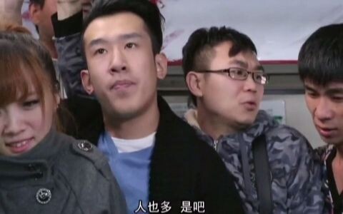 Cả đoạn video cười không ngớt, người sau còn hài hước hơn người trước! Xe buýt quả nhiên là một nơi 