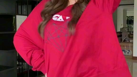 @IvanaAlawi mas gusto kita kahit kay darna