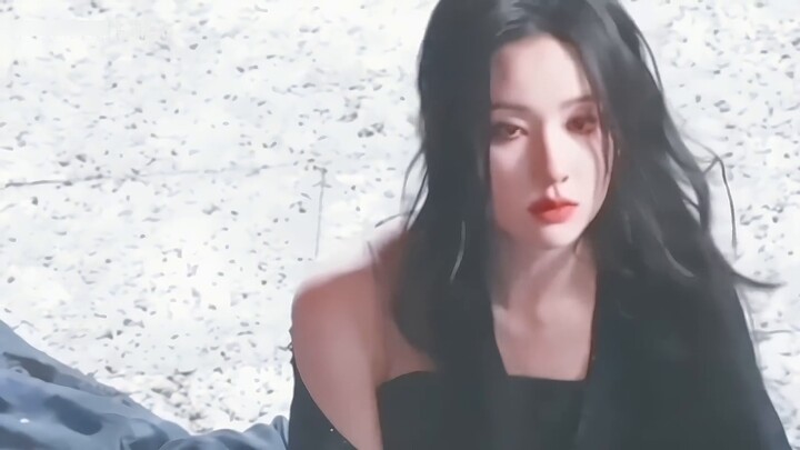 You say that her acting career is limited! But she has already jumped out of this track! The speed o