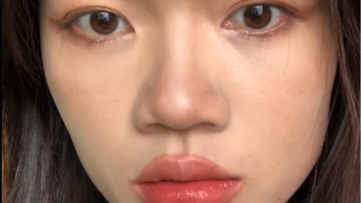 I rewatched my old makeup videos—every single step was so unexpected, I was cracking up haha哈哈哈