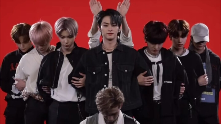 外网热议的StrayKids那些华丽的歌曲导入部分