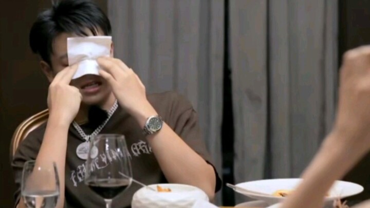 At this moment, Zhou Mi starts to feel miserable because he’s just too rich.