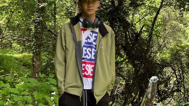 يبدو أن لدى عائلة هو جون جينات الهجوم الشامل، كونغ تشنغ الذي أصبح كبيرًا أحبه كثيرًا، إنها درجة A تف