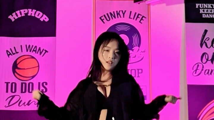 Mommy is also a kitty.