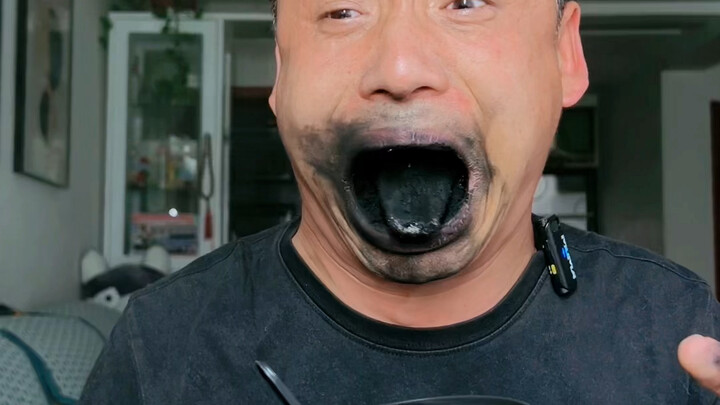 ماذا تريد أن تراني أتحدى بعد؟ أخبرني