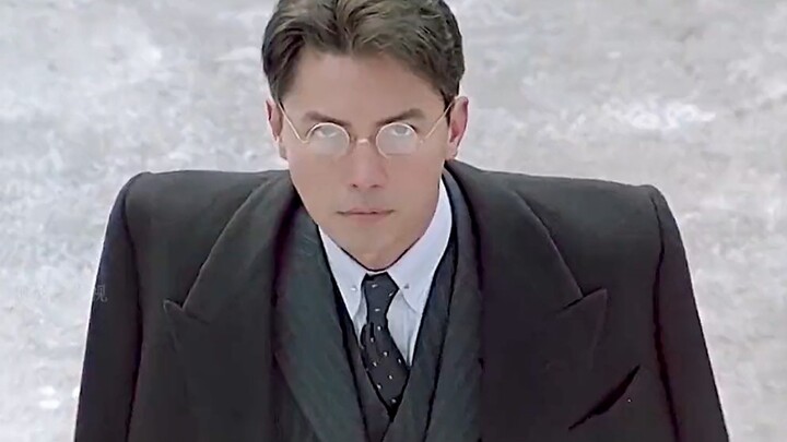 The only emperor who rides a bike around Zijing City while wearing glasses