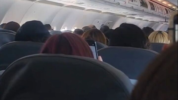[TWICE] After the Mexico concert, ONCEs heading home were treated to a thoughtful in-flight playlist