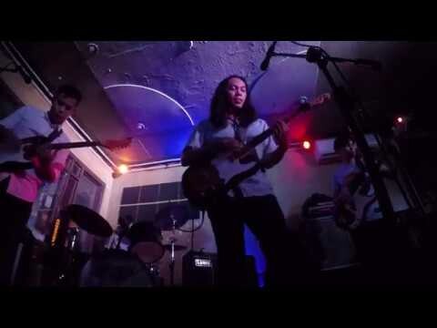 Indecisive - LaLuna (Live at SaGuijo)