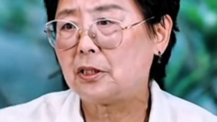 Huang Shengyi’s mom can’t even bother to hide her dislike for Yang Zi anymore!