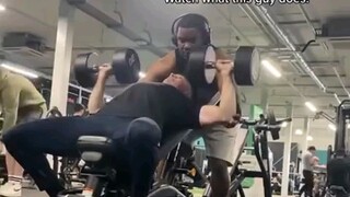 每个健身房总有几个这样的大哥