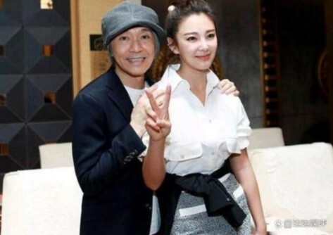 It turns out 19-year-old Zhang Yuqi landed a role in “CJ7” all because a luxury car parked outside a