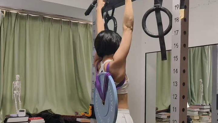 ผู้หญิงคนนี้แข็งแกร่งมาก ส่งให้ปีศาจตัวกินองุ่นดูหน่อย