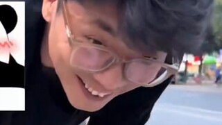 I'm dying of laughter. Duck Egg Brother Wang Daqi was beaten by the assistant of Sword Rose. Hahahah