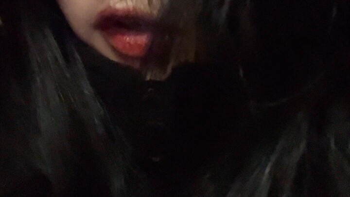 Sambil minum susu diam-diam, begitu bangun langsung dihapus