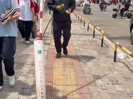 School tactile paving eliminates safety hazards