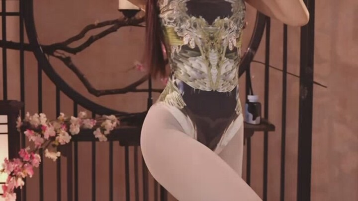 Douyin Chinese dance fairy, dance outfit, splits—so cute! 20260619