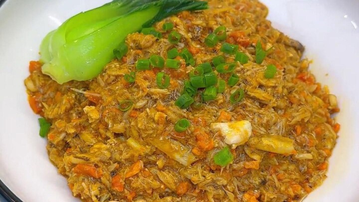 Just a bowl of hundred-crab noodles—nail it!