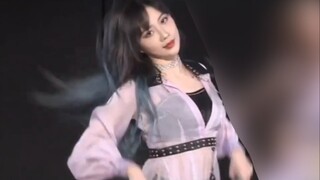 【تشنغ داني】الأخت ني تتألق! تحدي الرقص العشوائي! Sweet Trap + In the Dark + Royal Crest + Phantom