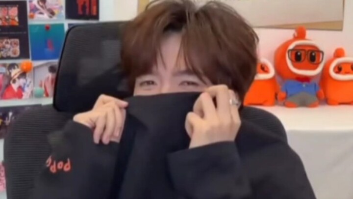 سألني أحد المعجبين هل تعلمت رقصة الإيماءات في "ميجينغ"؟