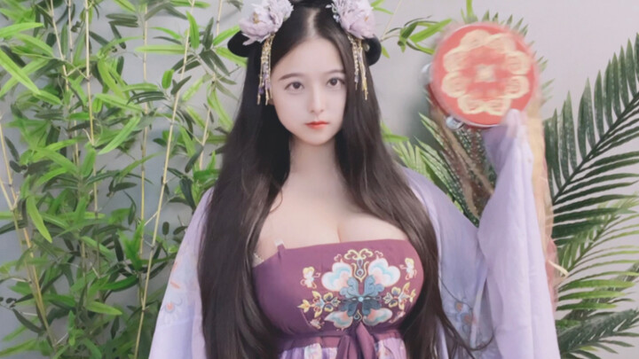 Hand drum, Tang-style Hanfu, khezur skirt, opulent and majestic style