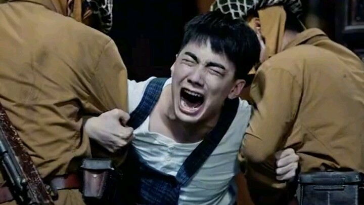 Orang Jepang benar-benar kejam, memaksa para lansia Tiongkok menjahit pakaian!