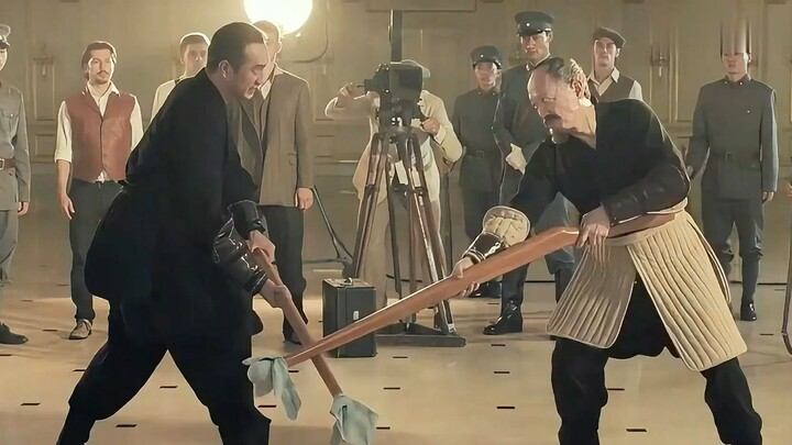 The apprentice pretends to seek guidance from the master in martial arts, but secretly seizes the op