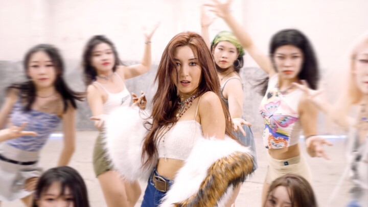 A resurgence after two years! [Hwasa - I Love My Body] 4K dance cover | As the name suggests, this i