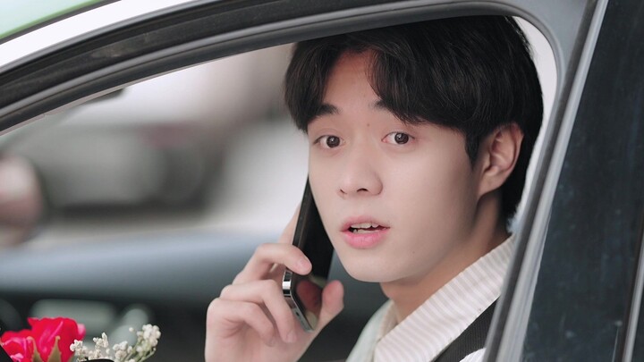 لكن ماذا أفعل؟ الحب لا يفيد، ومع أنه لا يفيد، ما زلت أحب.