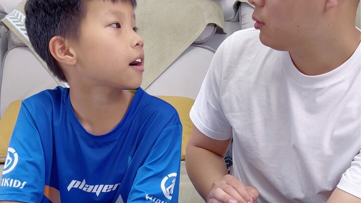 Các em nhỏ trong kỳ nghỉ hè nhất định phải tránh xa bờ nước.