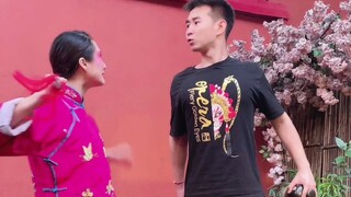 Aku ingin menjadi seorang anak laki-laki yang berani, tetapi yang kudapatkan hanyalah pengkhianatan