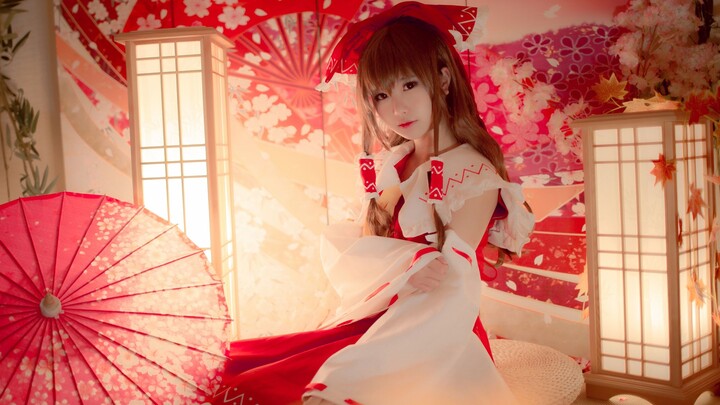 [Vương Lan Hoa Xiuli Nhuộm] Cosplay Hakurei Reimu! Trời lạnh và tôi không muốn ra ngoài! ! !