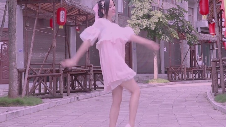 【Xiao Rou】Angin musim semi tak mampu berhembus di pinggangku yang ramping. Aku melompat-lompat di su