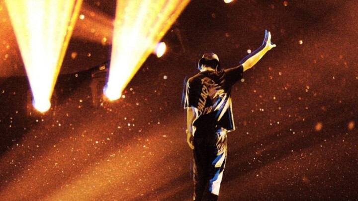 رقص الشارع ولمس السمك