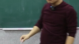 "People's Teacher" teaches elementary school mathematics